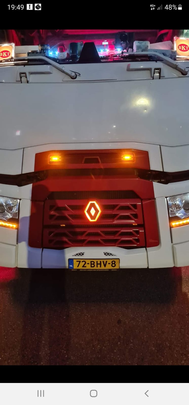 Renault emblem with LED lighting in white
